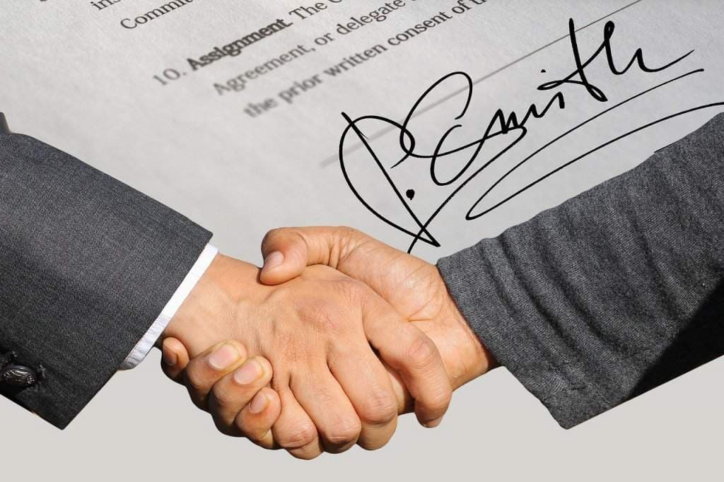 Can a Seller Accept Another Offer After Accepting Yours editorial photo